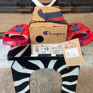 Kids Champion slides/slippers red ipo smile size 12c never worn flip flops